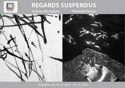 Regards suspendus