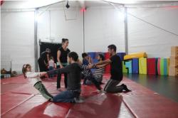 Atelier de cirque parent-enfant sur le thème "Portés pyramides"