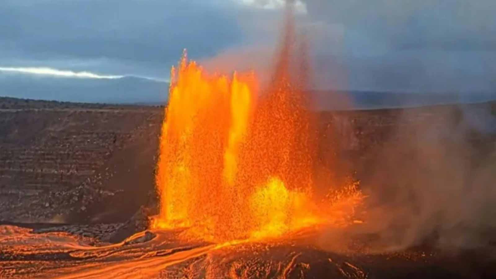 1,000-Foot Lava Jets Explode Into the Night as Hawaii’s Fury Erupts Hawaii eruption news